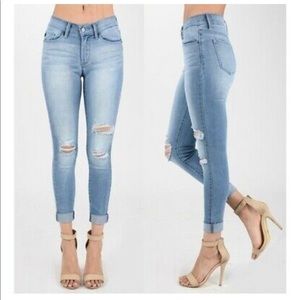 Kancan Estilo Distressed Raw Hem Stretch Denim Skinny Jeans Light Blue, Size 26